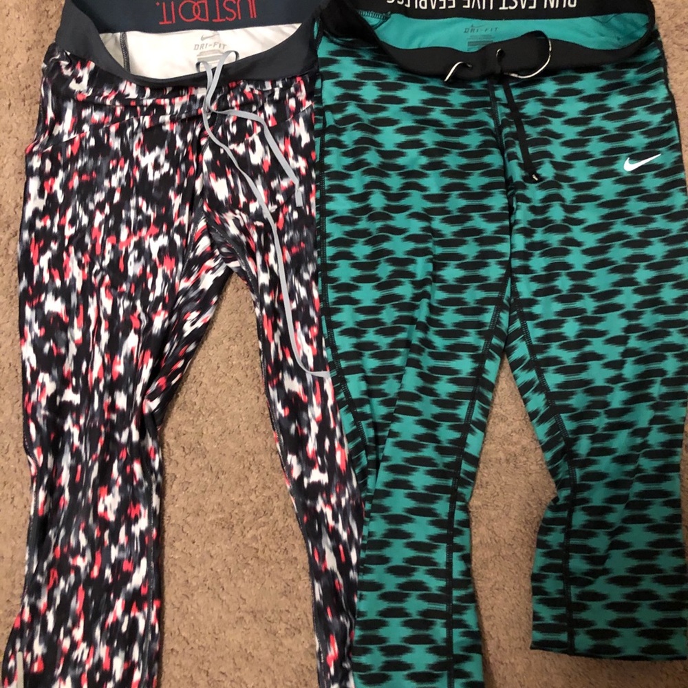 2 Pair of Nike running cropped pants!